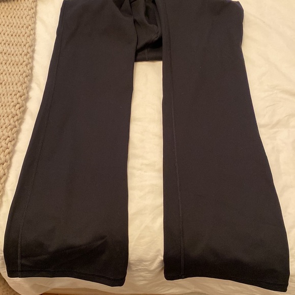 Gap fit high rise power flare legging - Picture 7 of 7